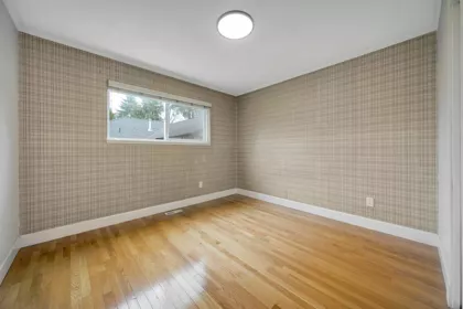 Guest Bathroom Photo of 15006 99a Avenue, Surrey, BC