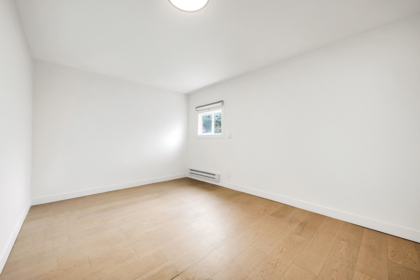Hallway Photo of 15006 99a Avenue, Surrey, BC