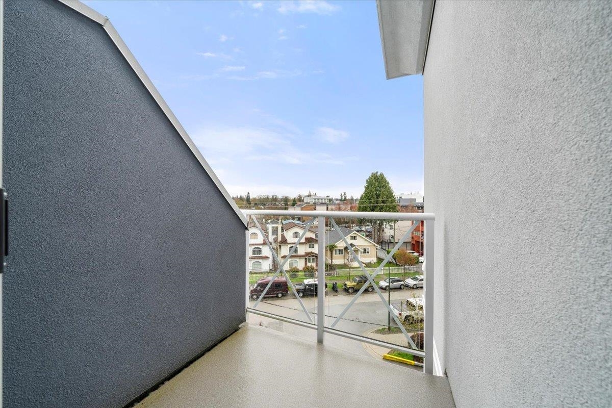 Outdoor Patio Photo of PH23 760 Kingsway, Vancouver, BC