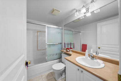 Laundry Room Photo of PH23 760 Kingsway, Vancouver, BC