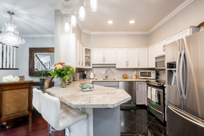 210 25 Richmond Street, New Westminster, BC, New Westminster — Apartment/Condo for sale