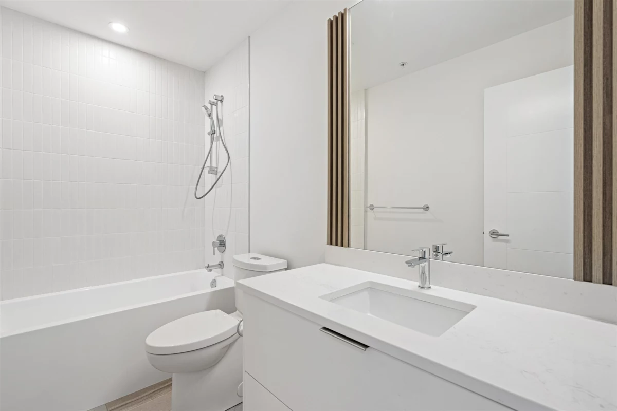 Family Room Photo of 401 20695 Eastleigh Crescent, Langley, BC