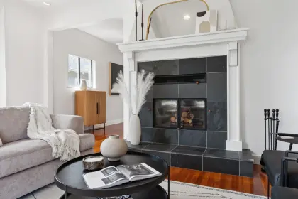 186 W Kings Road, North Vancouver, BC, North Vancouver — Single Family Residence for sale