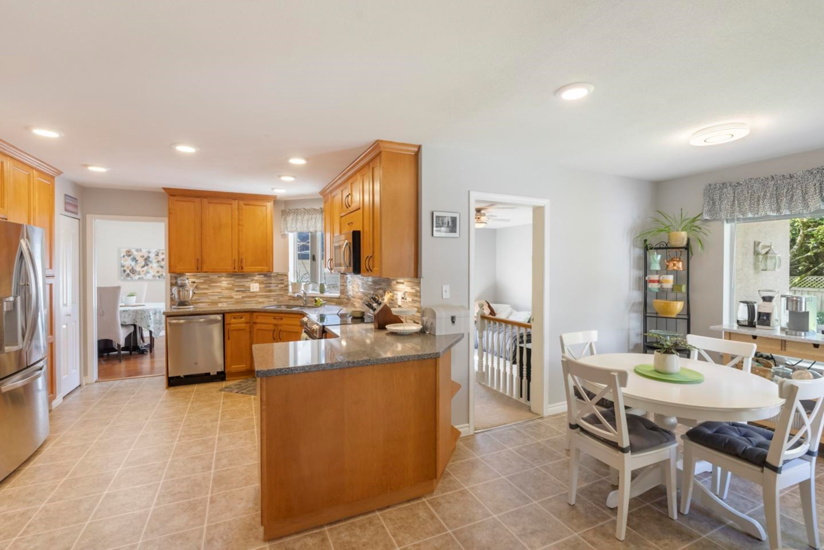 Breakfast Nook Photo of 7911 164 Street, Surrey, BC