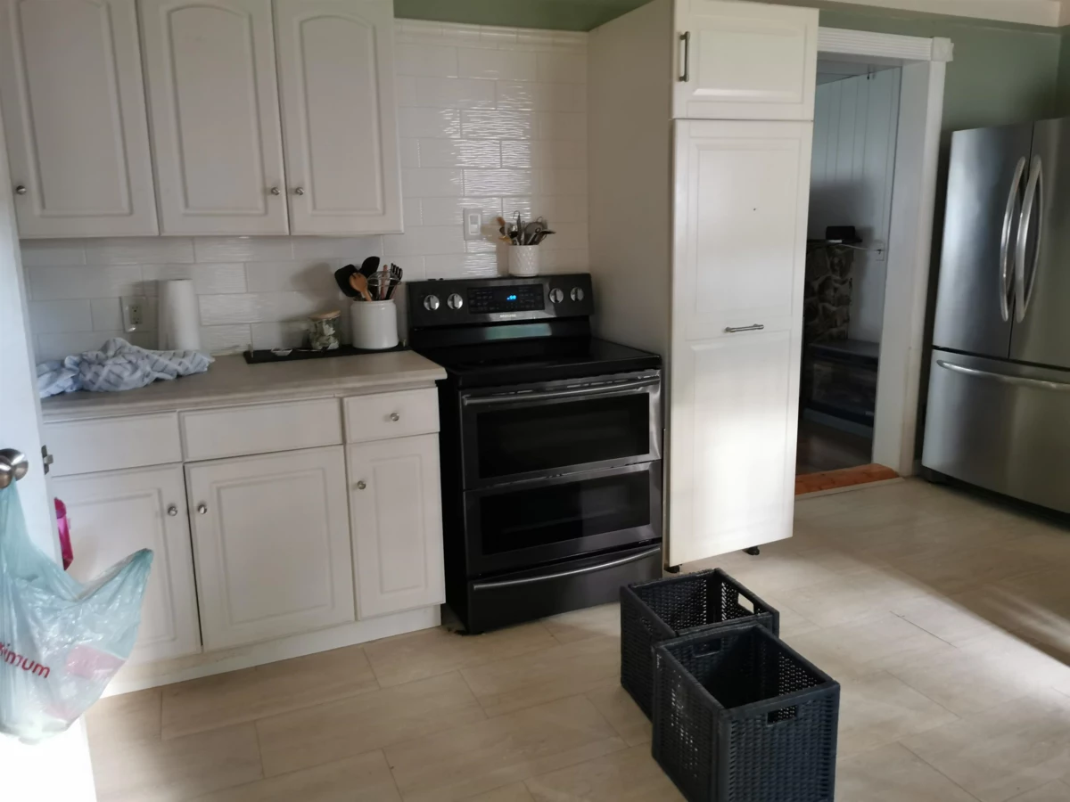 Living Room Photo of 9493 140 Street, Surrey, BC