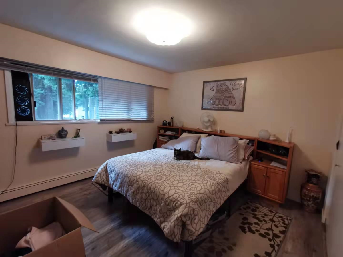 Walk-In Closet Photo of 9493 140 Street, Surrey, BC