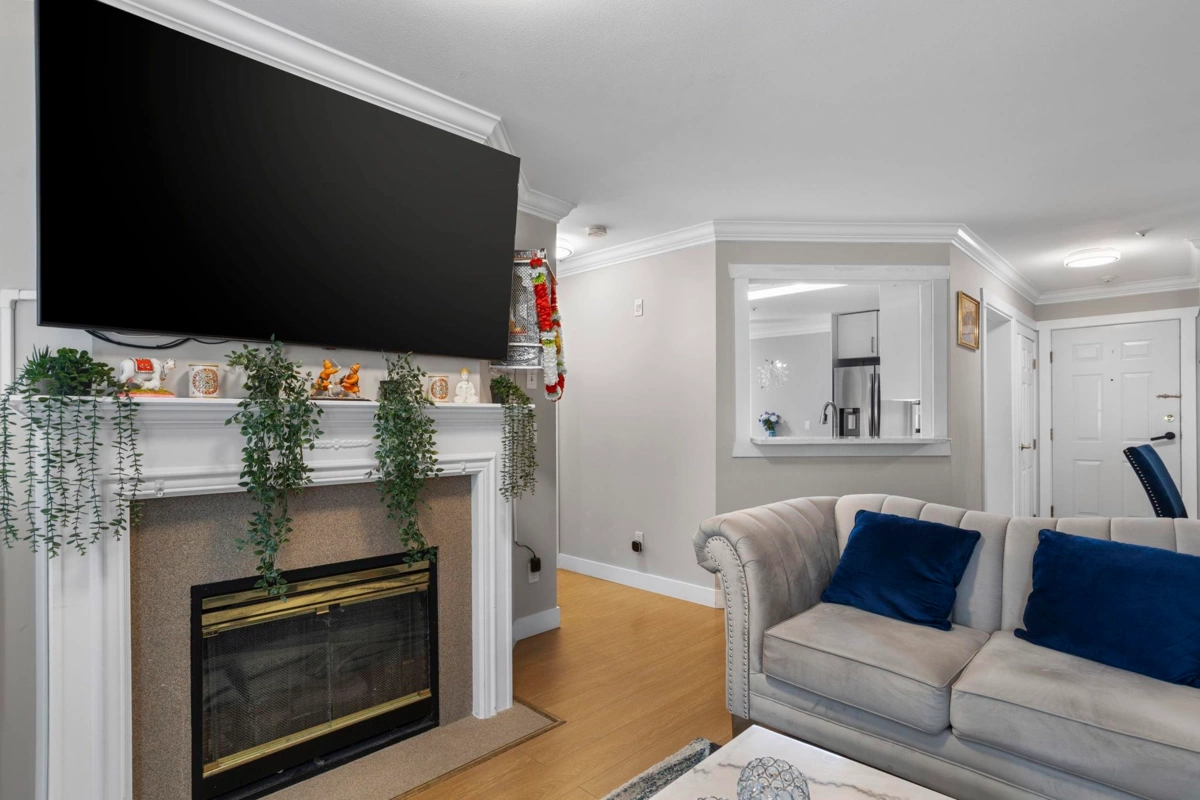 Breakfast Nook Photo of 310 7435 121a Street, Surrey, BC