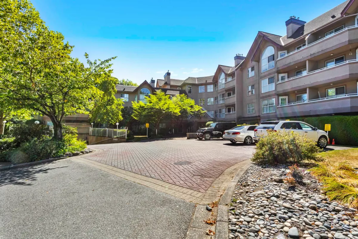 Kitchen Photo of 310 7435 121a Street, Surrey, BC