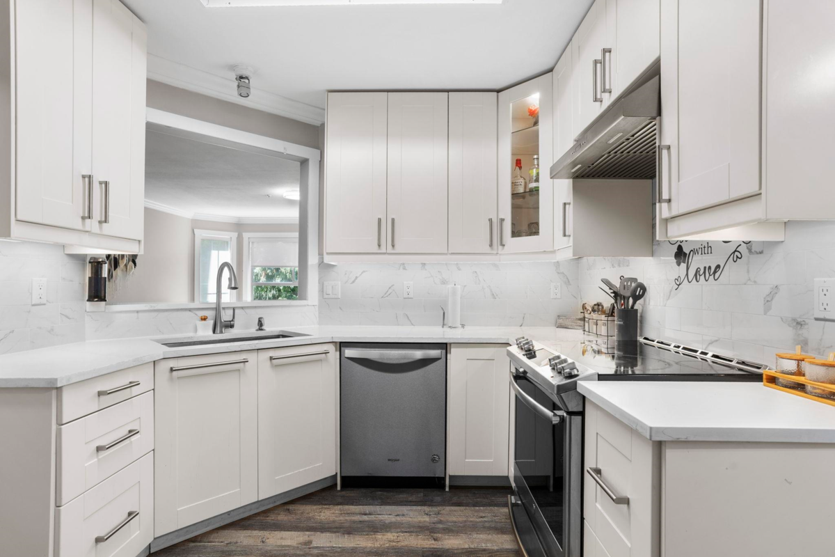 Mudroom Photo of 310 7435 121a Street, Surrey, BC