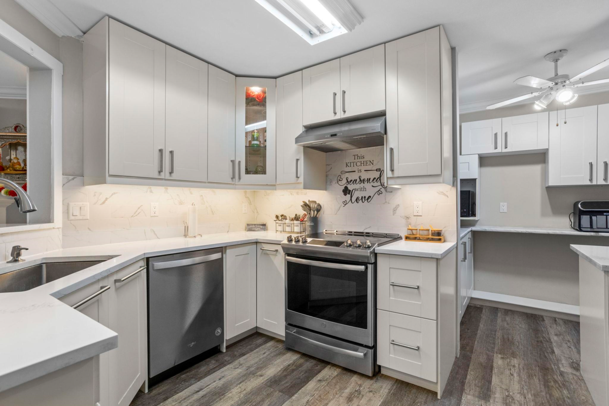 Powder Room Photo of 310 7435 121a Street, Surrey, BC