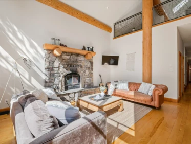 8148 Muirfield Crescent, Whistler, BC, Whistler — Single Family Residence for sale