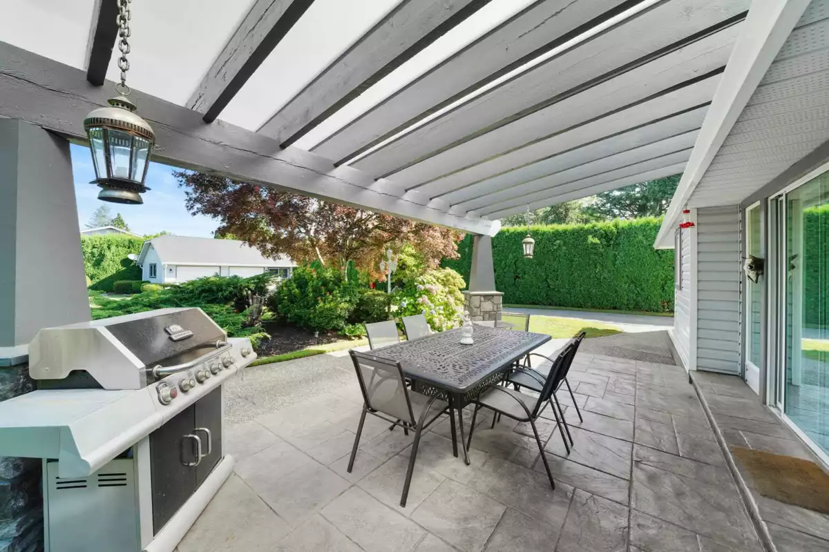 Guest Bathroom Photo of 46209 Strathcona Road, Chilliwack, BC