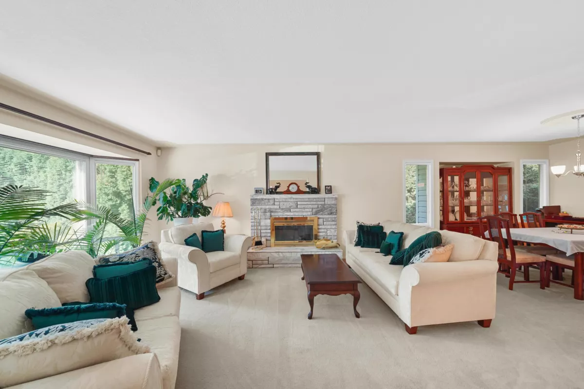 Kitchen Photo of 46209 Strathcona Road, Chilliwack, BC