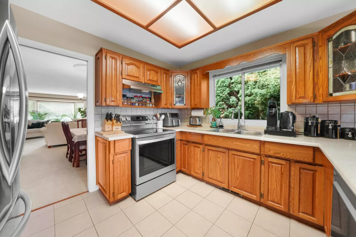 Primary Bathroom Photo of 46209 Strathcona Road, Chilliwack, BC