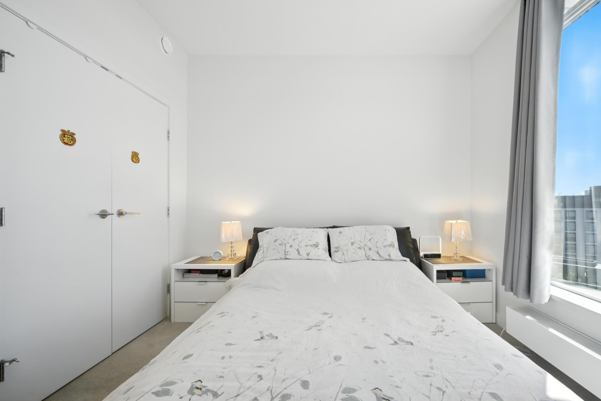 Guest Bathroom Photo of 1106 8850 University Crescent, Burnaby, BC