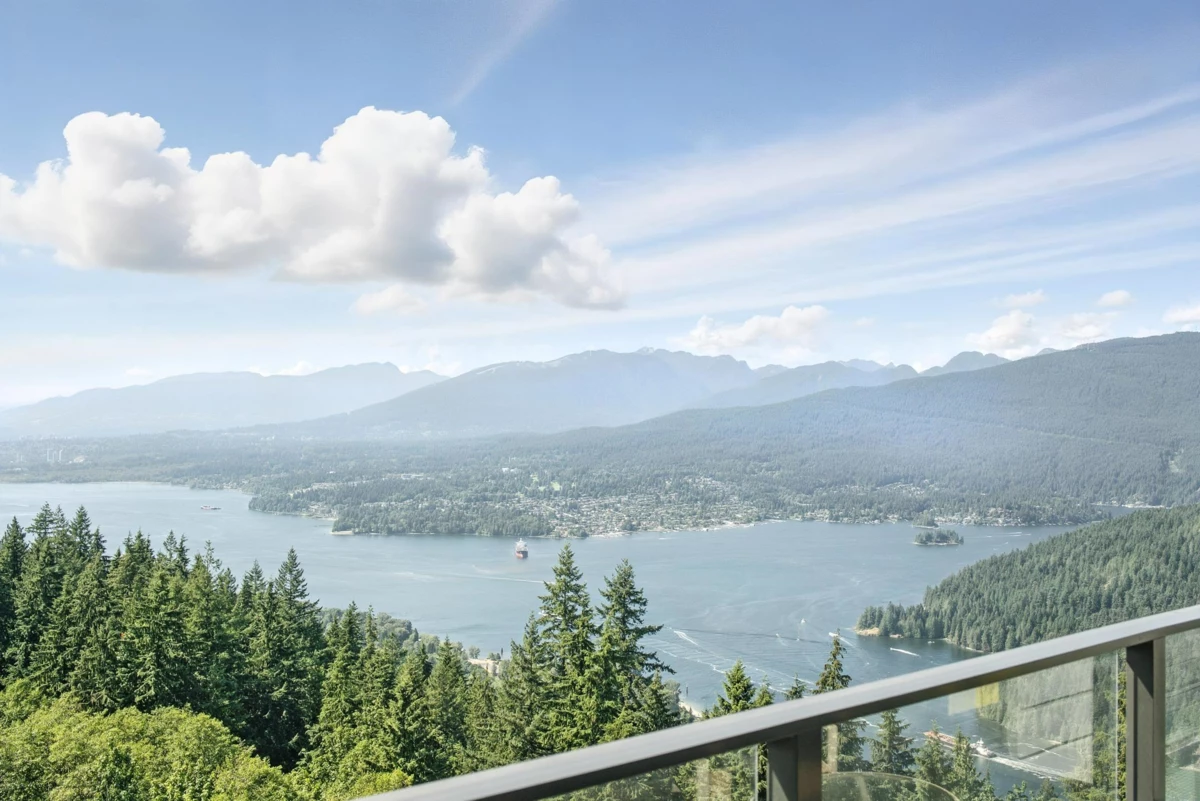 Hallway Photo of 1106 8850 University Crescent, Burnaby, BC