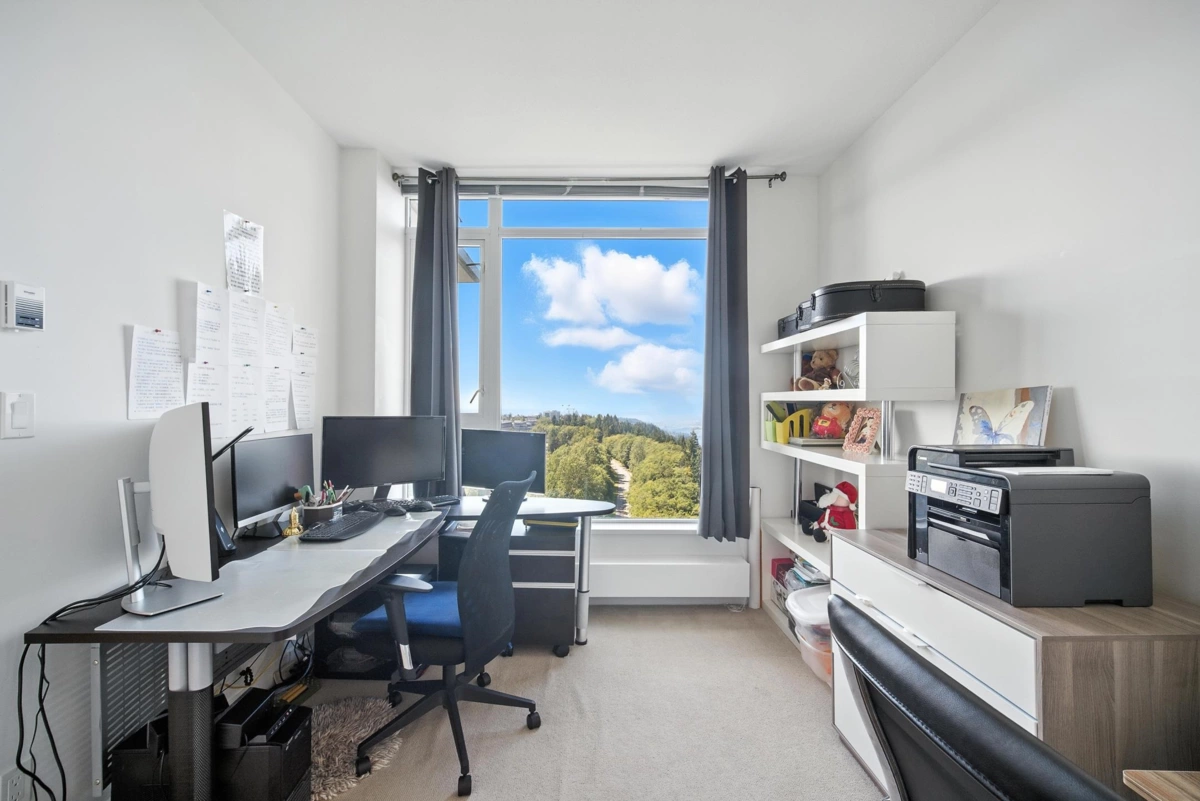 Primary Bathroom Photo of 1106 8850 University Crescent, Burnaby, BC