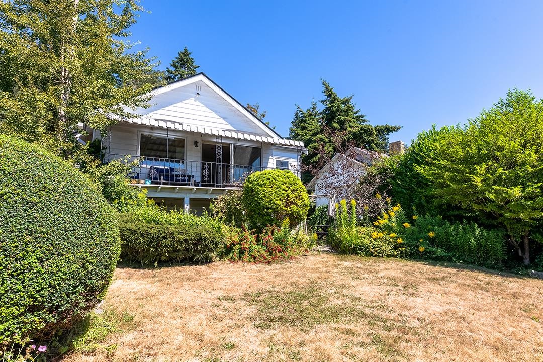Loft / Bonus Room Photo of 14683 West Beach Avenue, White Rock, BC