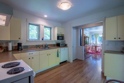 Hot Tub / Spa Photo of 9975 Porlier Pass Road, Galiano Island, BC
