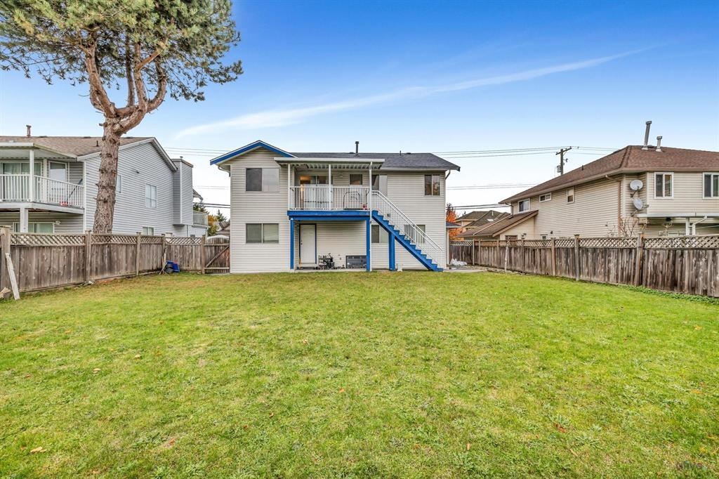 Backyard Photo of 15756 82 Avenue, Surrey, BC