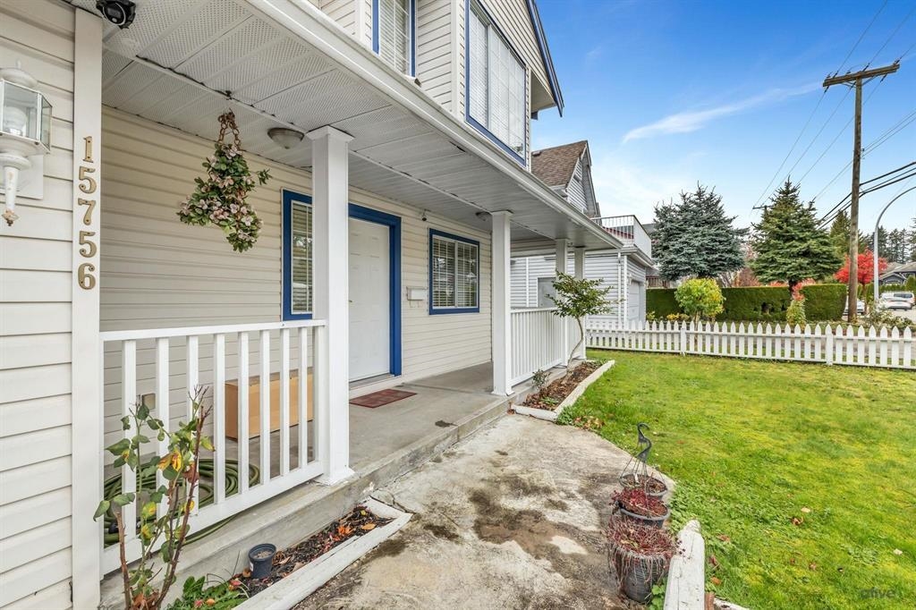 Family Room Photo of 15756 82 Avenue, Surrey, BC
