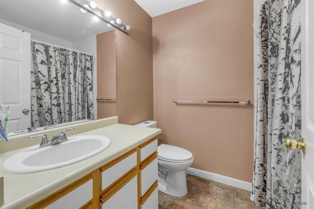 Powder Room Photo of 15756 82 Avenue, Surrey, BC