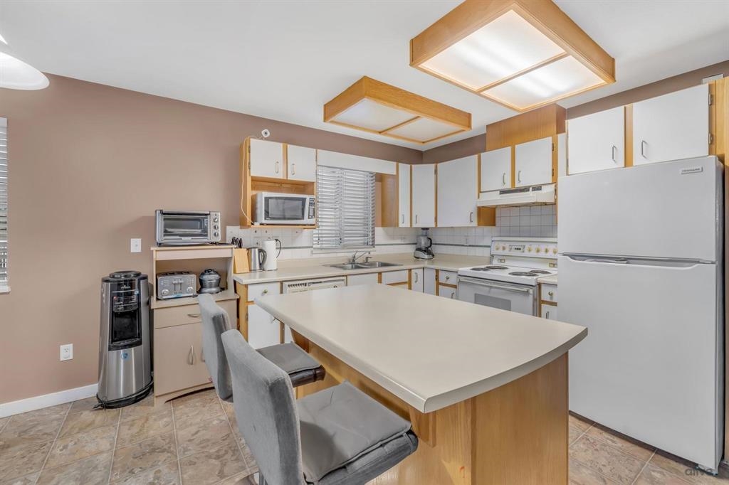 Primary Bedroom Photo of 15756 82 Avenue, Surrey, BC