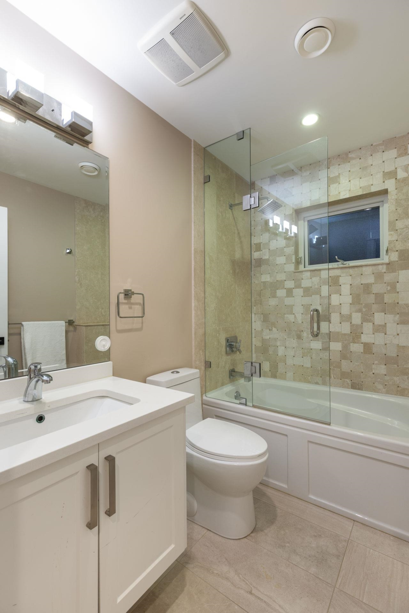 Backyard Photo of 839 W 20th Street, North Vancouver, BC