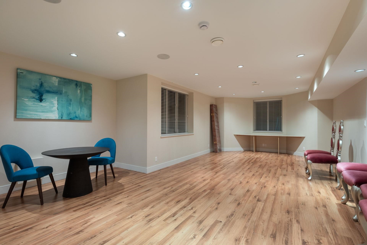 Front Yard Photo of 839 W 20th Street, North Vancouver, BC