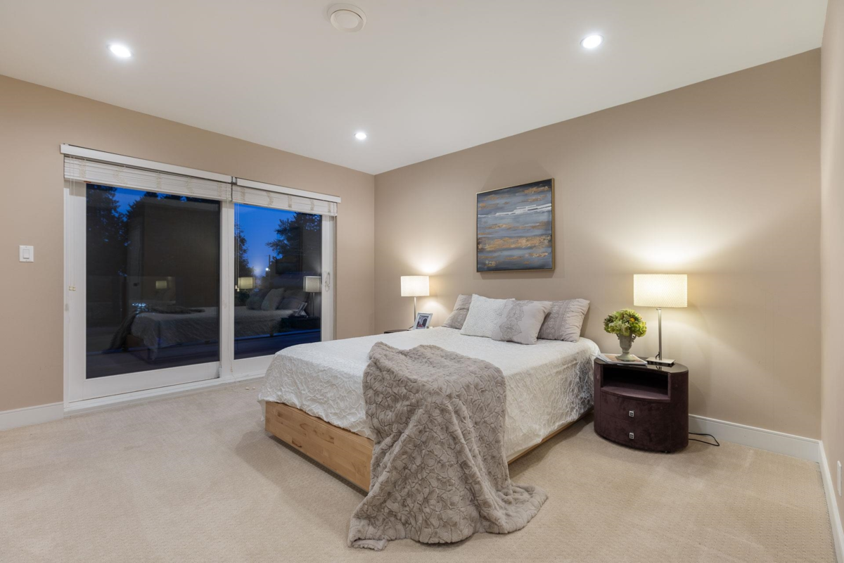 Hallway Photo of 839 W 20th Street, North Vancouver, BC