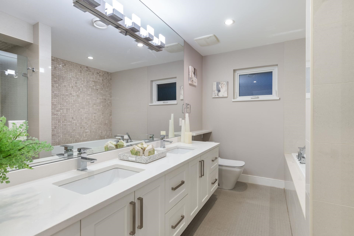 Laundry Room Photo of 839 W 20th Street, North Vancouver, BC