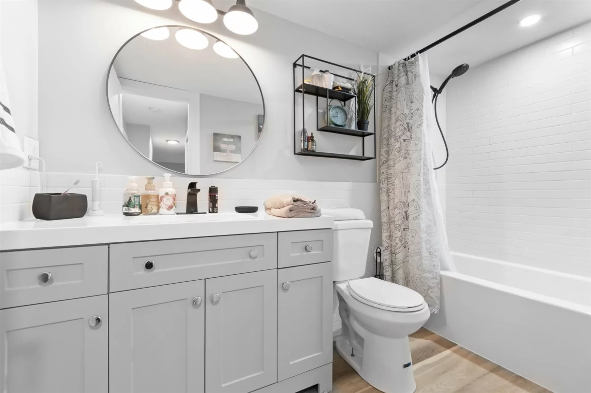 Guest Bathroom Photo of 223 45598 Mcintosh Drive, Chilliwack, BC