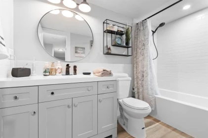 Guest Bathroom Photo of 223 45598 Mcintosh Drive, Chilliwack, BC