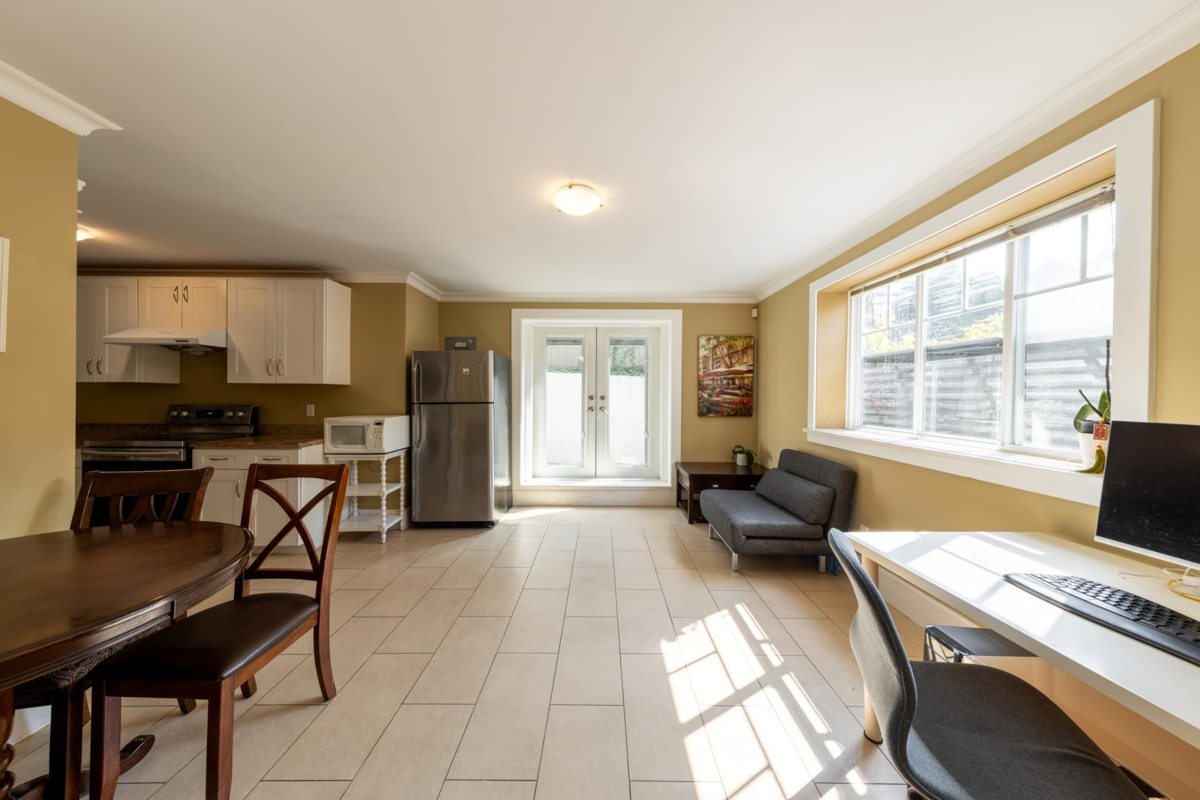 Front Yard Photo of 1361 Lawson Avenue, West Vancouver, BC