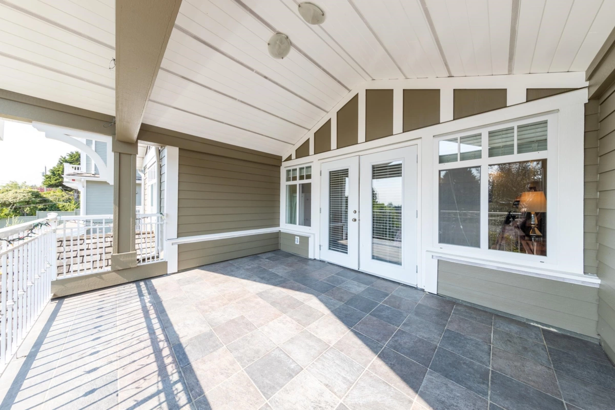 Garage Interior Photo of 1361 Lawson Avenue, West Vancouver, BC