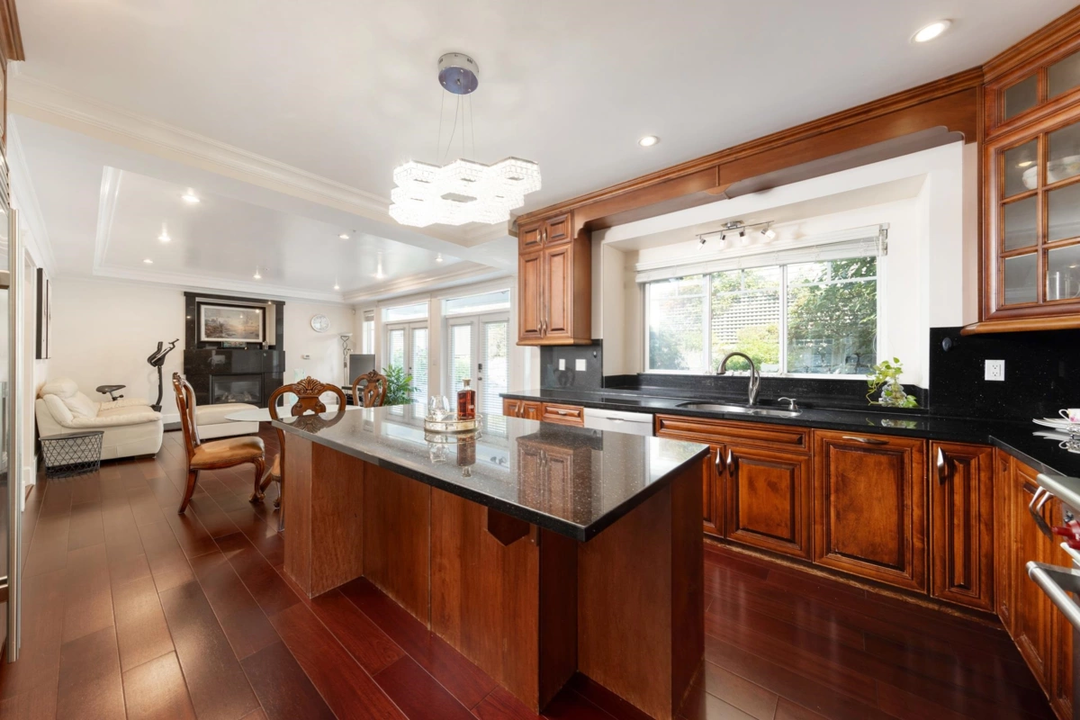 Hallway Photo of 1361 Lawson Avenue, West Vancouver, BC
