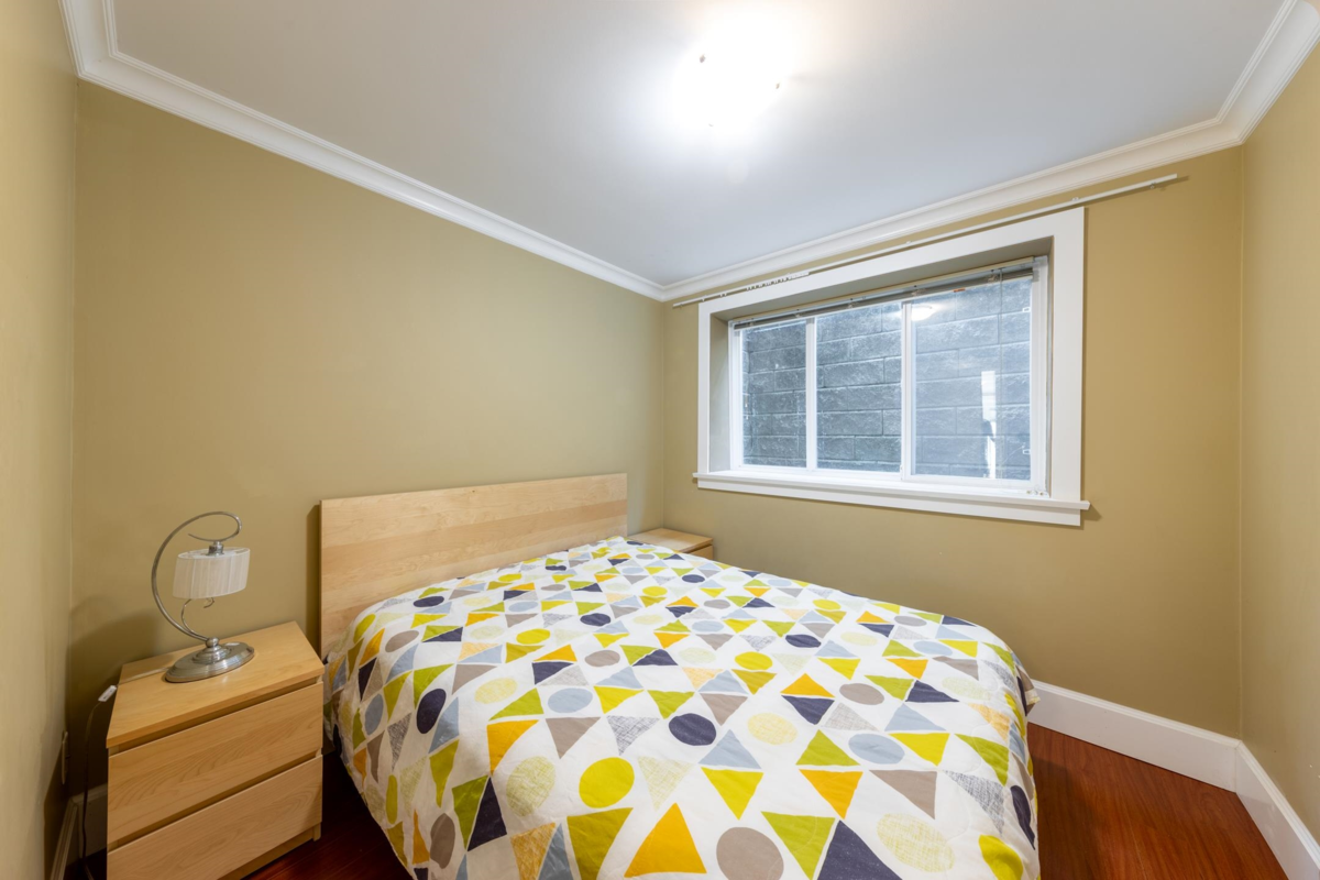 Laundry Room Photo of 1361 Lawson Avenue, West Vancouver, BC