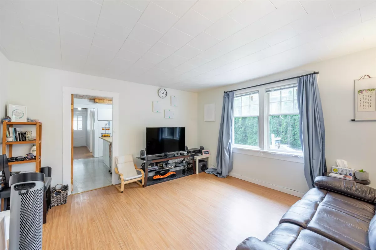 Dining Area Photo of 634 Rochester Avenue, Coquitlam, BC