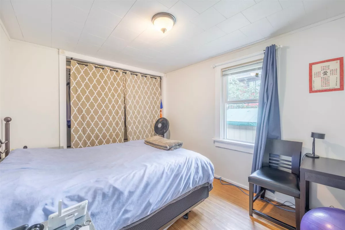 Pantry Photo of 634 Rochester Avenue, Coquitlam, BC