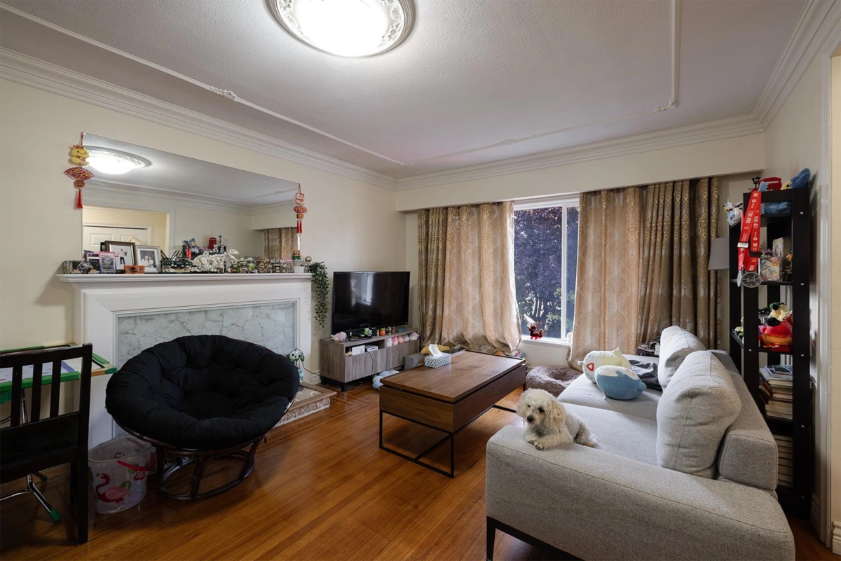 Dining Area Photo of 6300 Granville Avenue, Richmond, BC