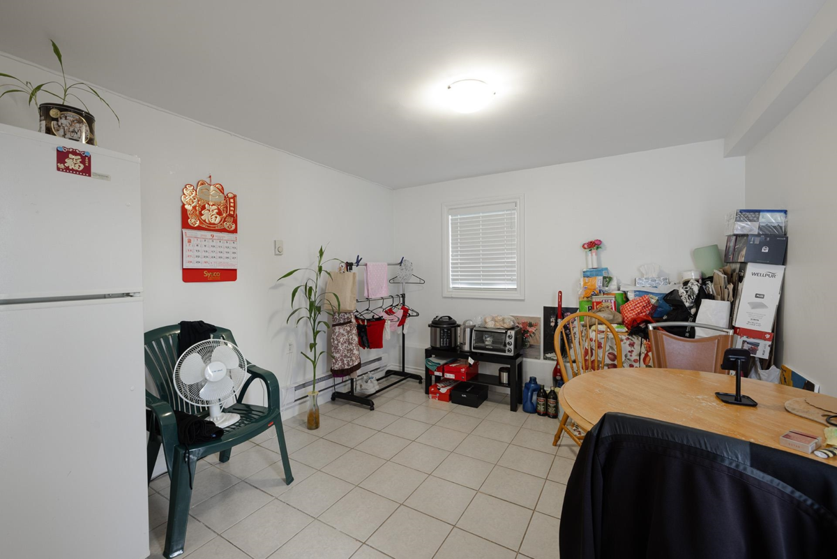 Guest Bathroom Photo of 6300 Granville Avenue, Richmond, BC
