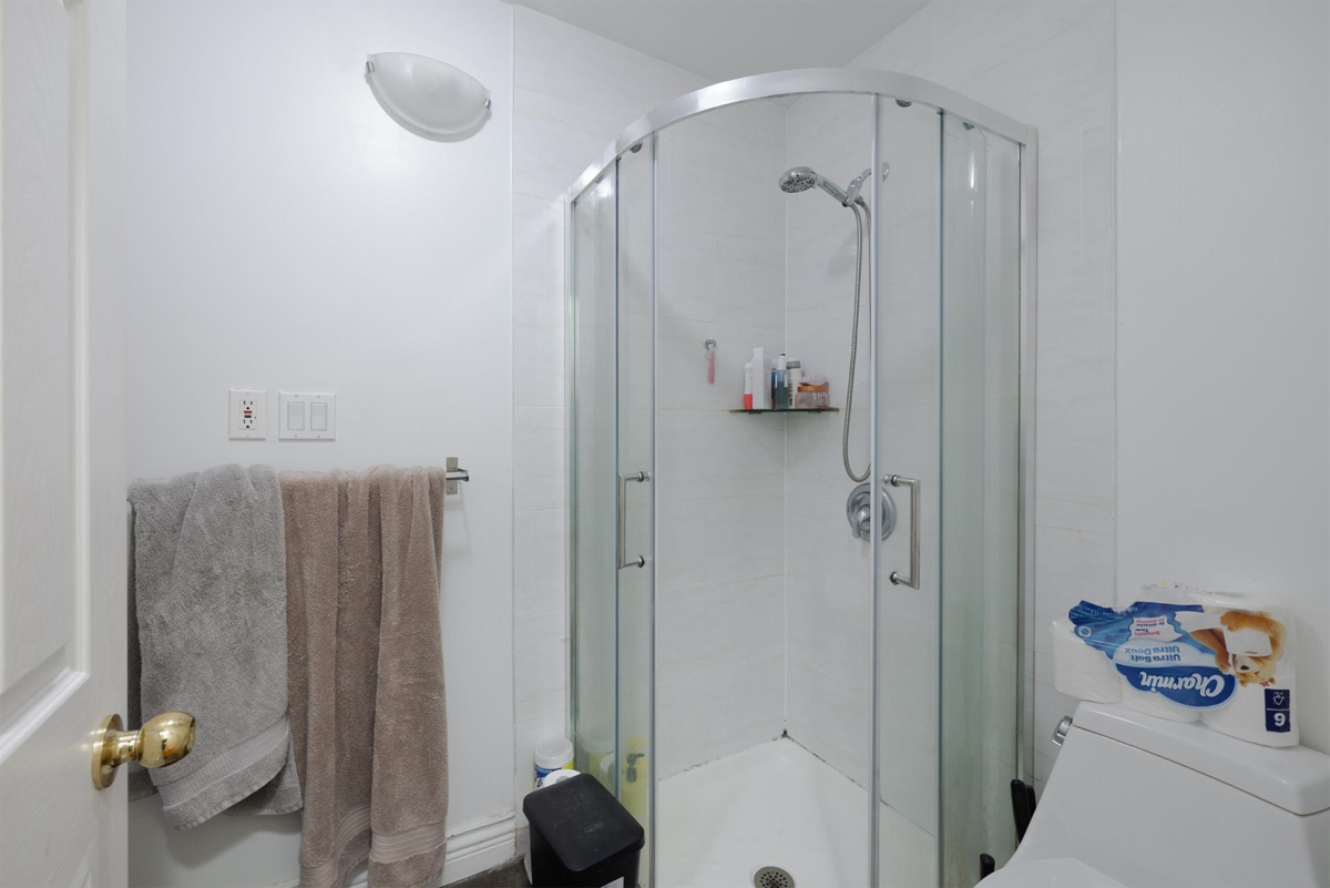 Walk-In Closet Photo of 6300 Granville Avenue, Richmond, BC