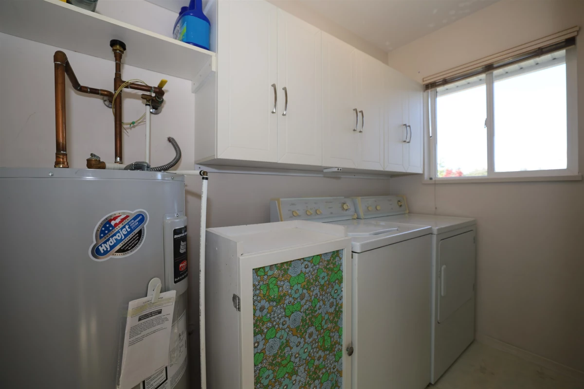 Breakfast Nook Photo of 28 5610 Trail Avenue, Sechelt, BC