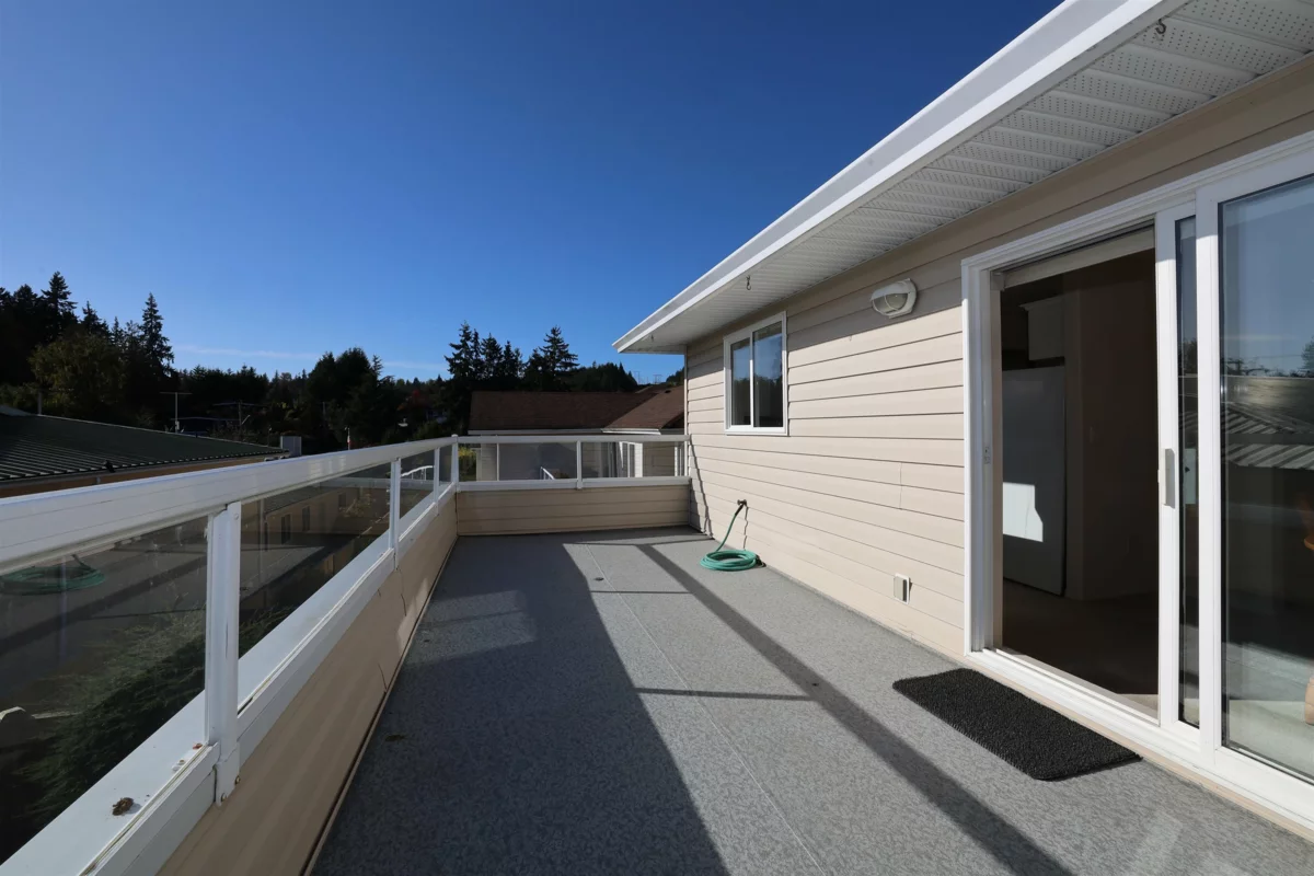 Kitchen Photo of 28 5610 Trail Avenue, Sechelt, BC