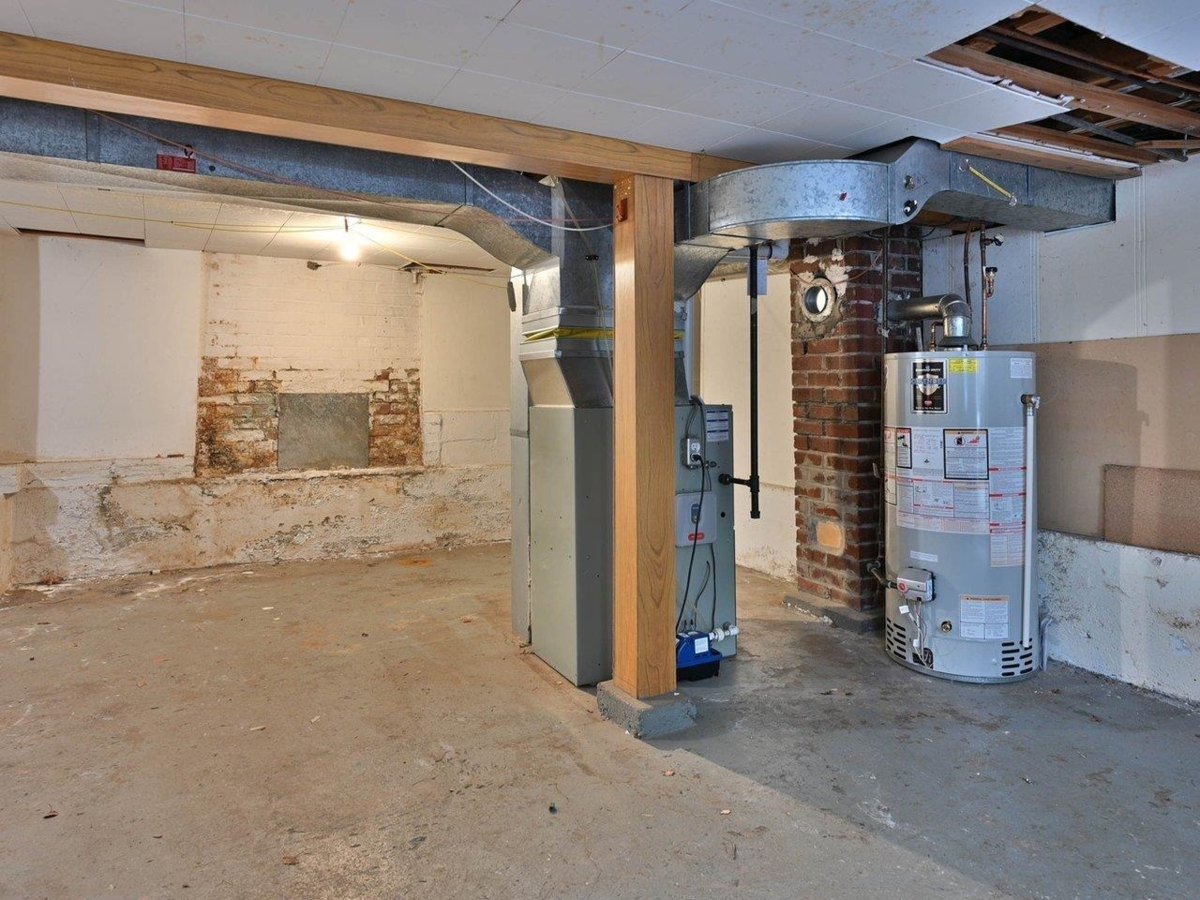 Guest Bathroom Photo of 2720 W 24th Avenue, Vancouver, BC