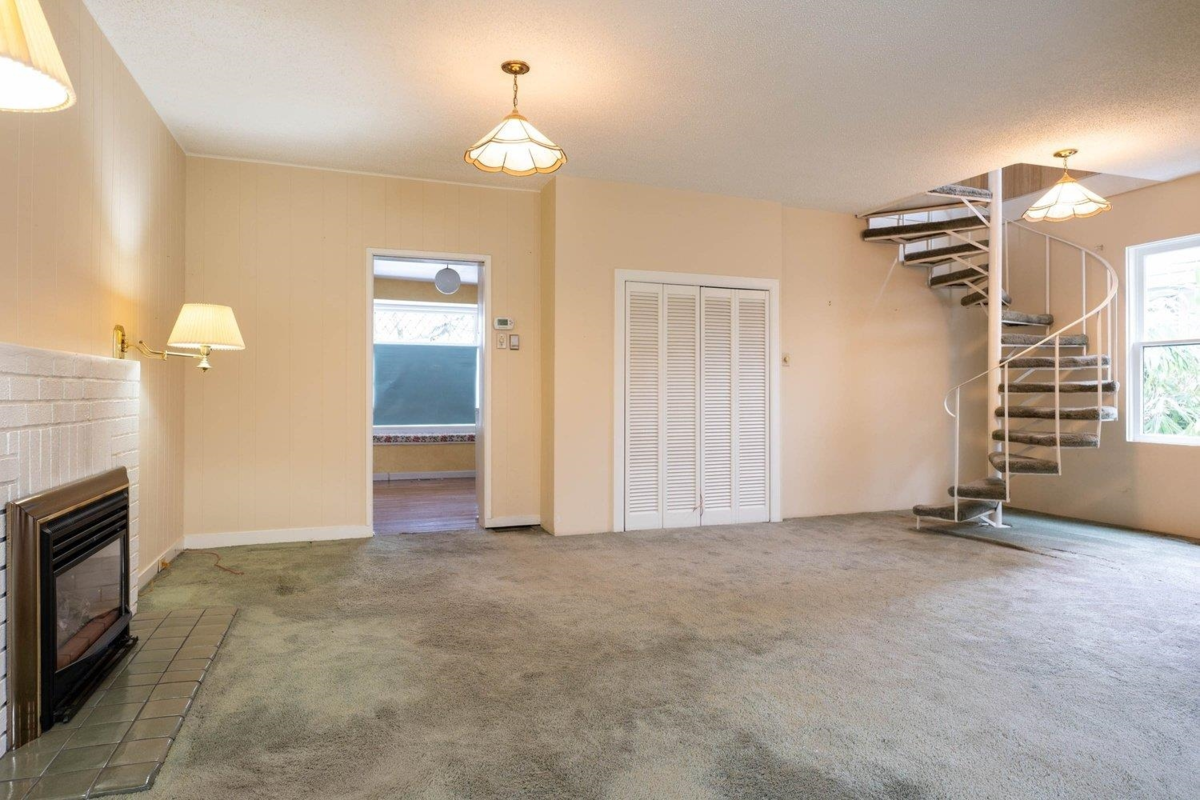 Kitchen Island Photo of 2720 W 24th Avenue, Vancouver, BC