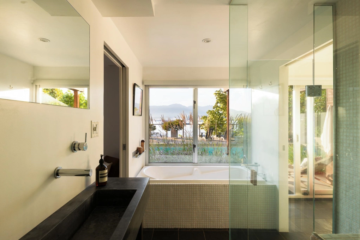 Entry Foyer Photo of 2391 Wall Street, Vancouver, BC