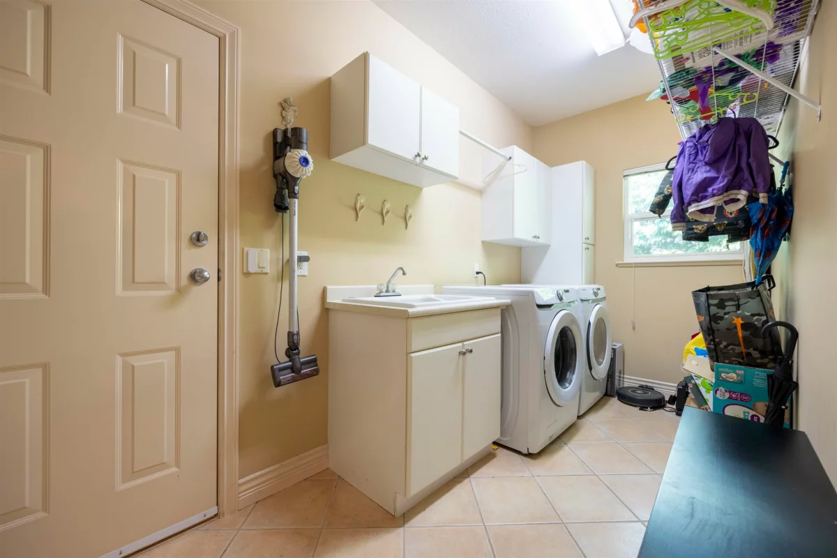 Front Yard Photo of 1625 Parkway Boulevard, Coquitlam, BC