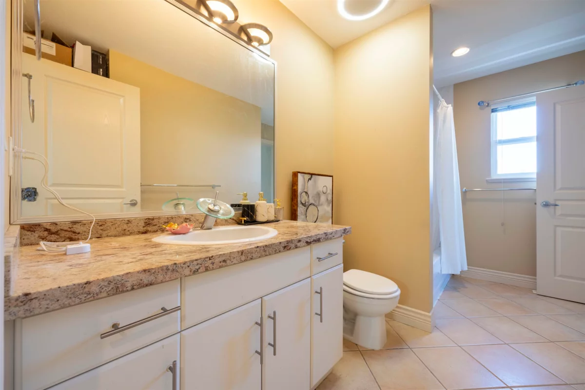 Garage Interior Photo of 1625 Parkway Boulevard, Coquitlam, BC