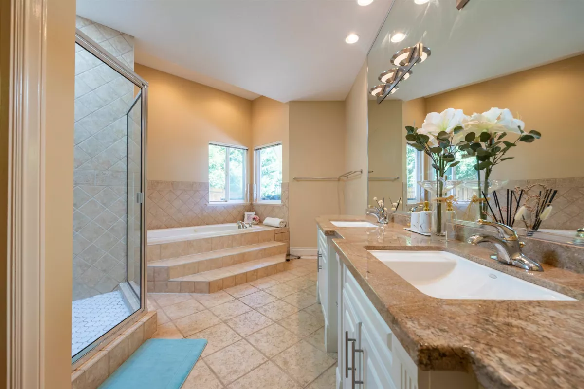 Garden / Landscaping Photo of 1625 Parkway Boulevard, Coquitlam, BC